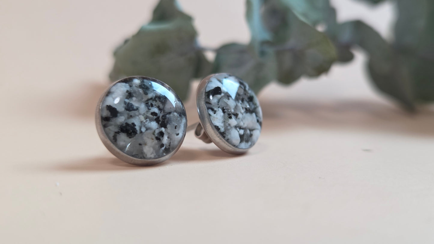 Ohrstecker mit Steinen und Harz - 10mm