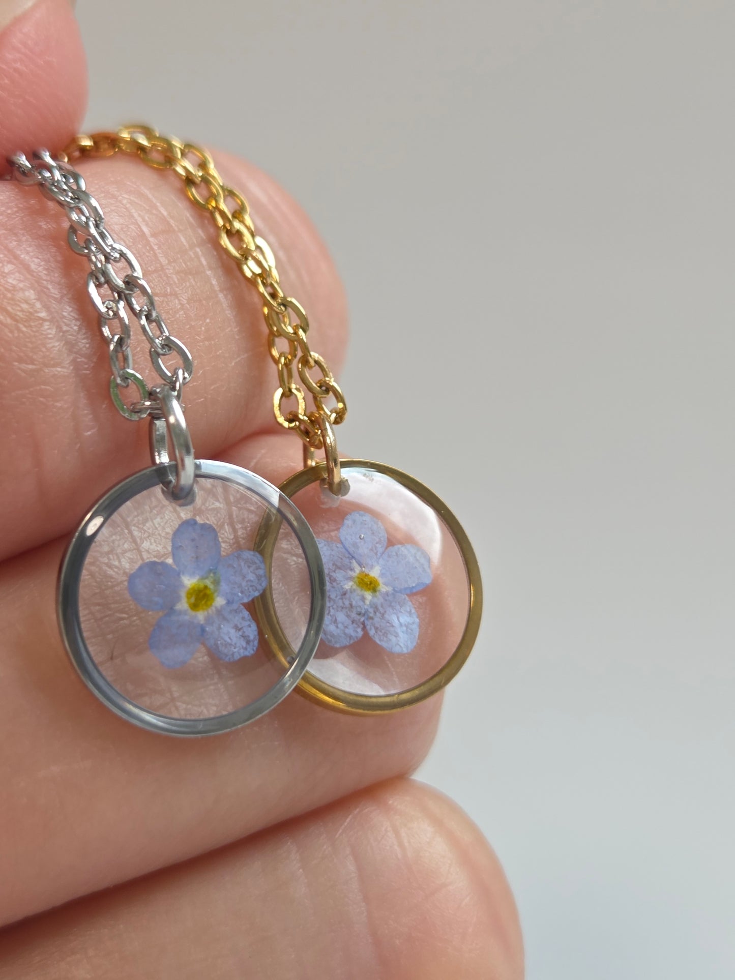 Halskette mit Anhänger - Vergissmeinnicht Kreis - 10mm