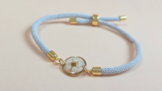 Kordelarmband mit Anhänger