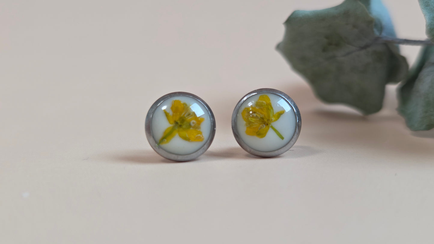 Ohrstecker mit Blume und Harz - Gelb