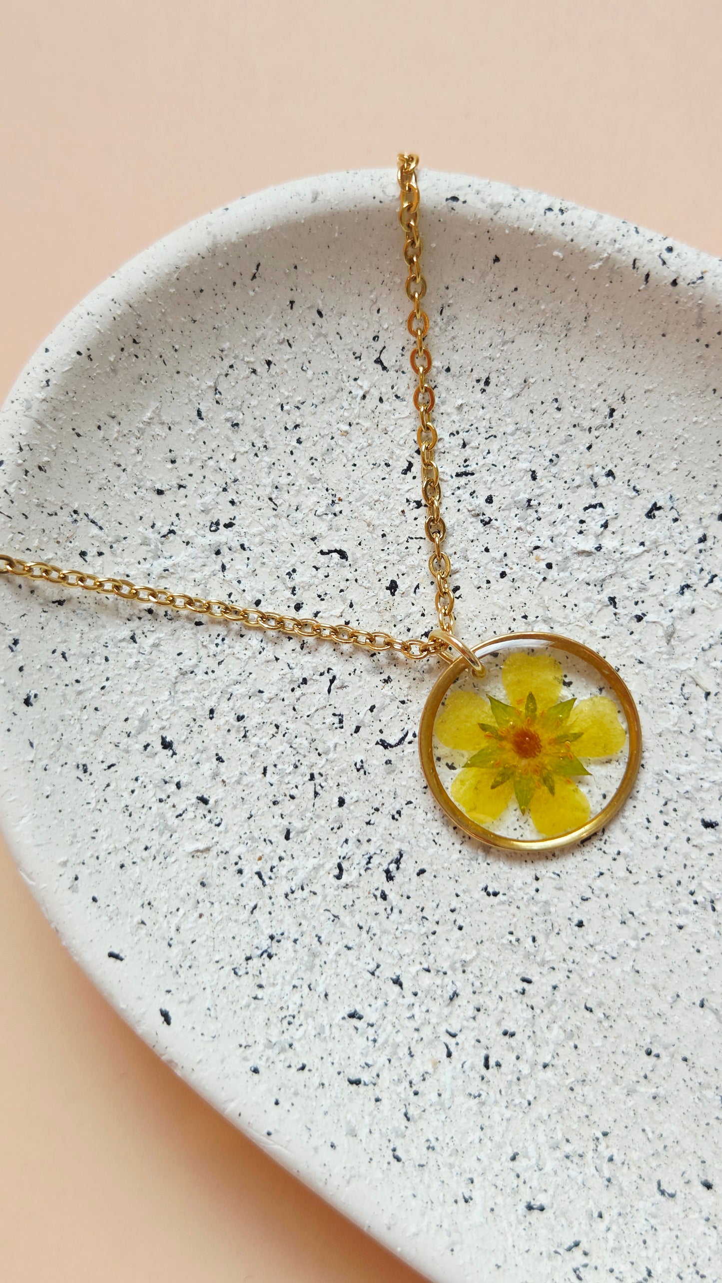 Halskette mit Anhänger - Erdbeere - 15mm