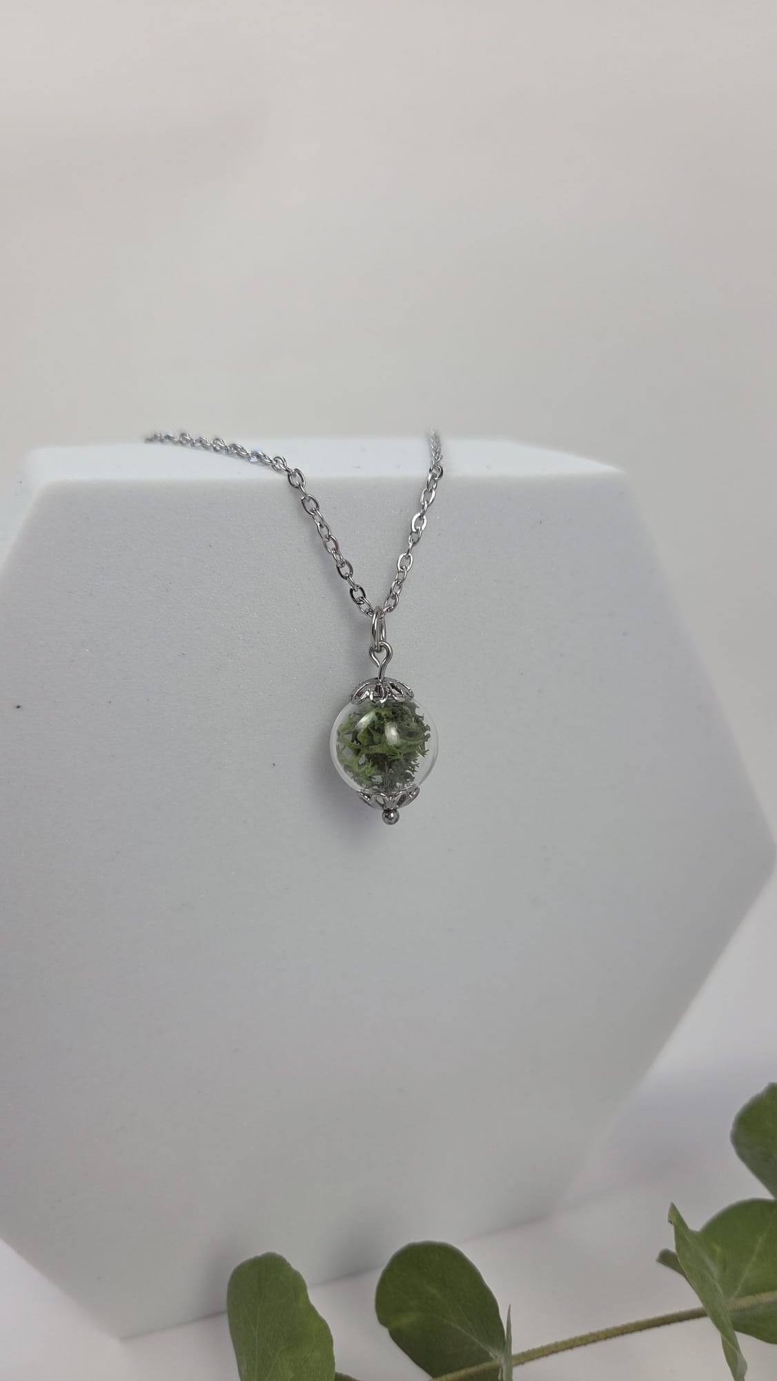 Halskette mit Glaskugel - Isländisch Moos