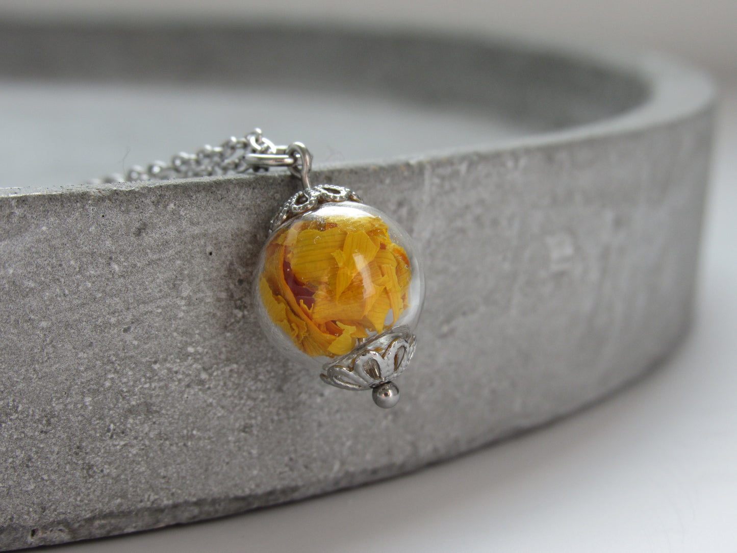 Halskette mit Glaskugel - Sonnenblume