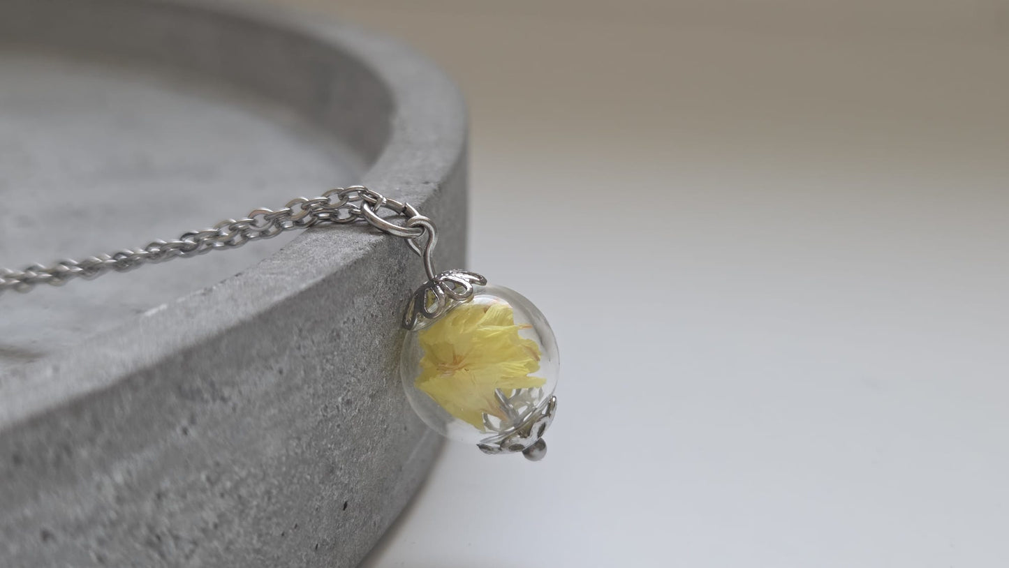 Halskette mit Glaskugel - Strandflieder